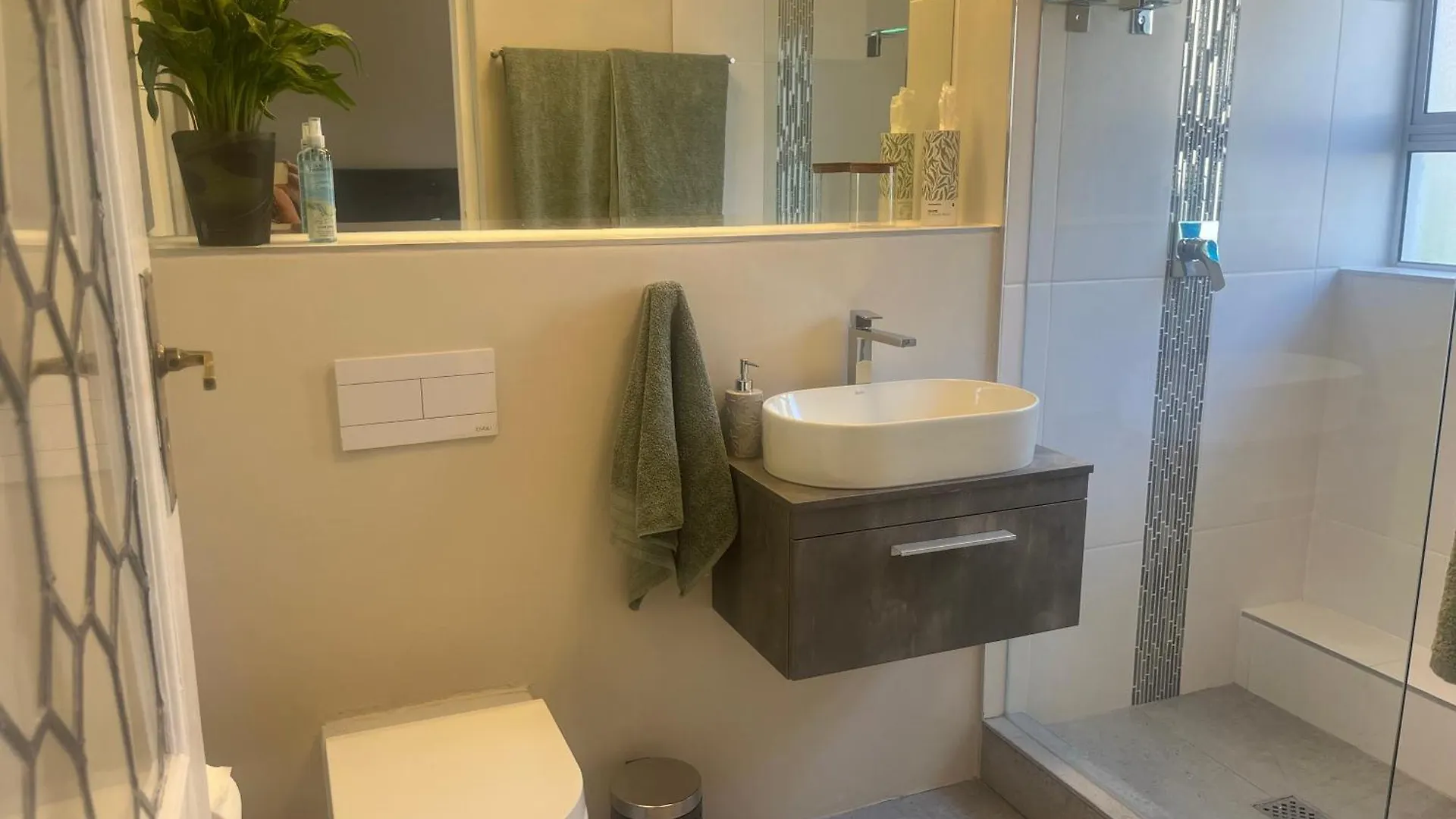 Seapoint Pearl Apartment Cape Town
